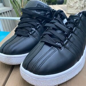 KSWISS Tennis Shoes Black Leather with white soles